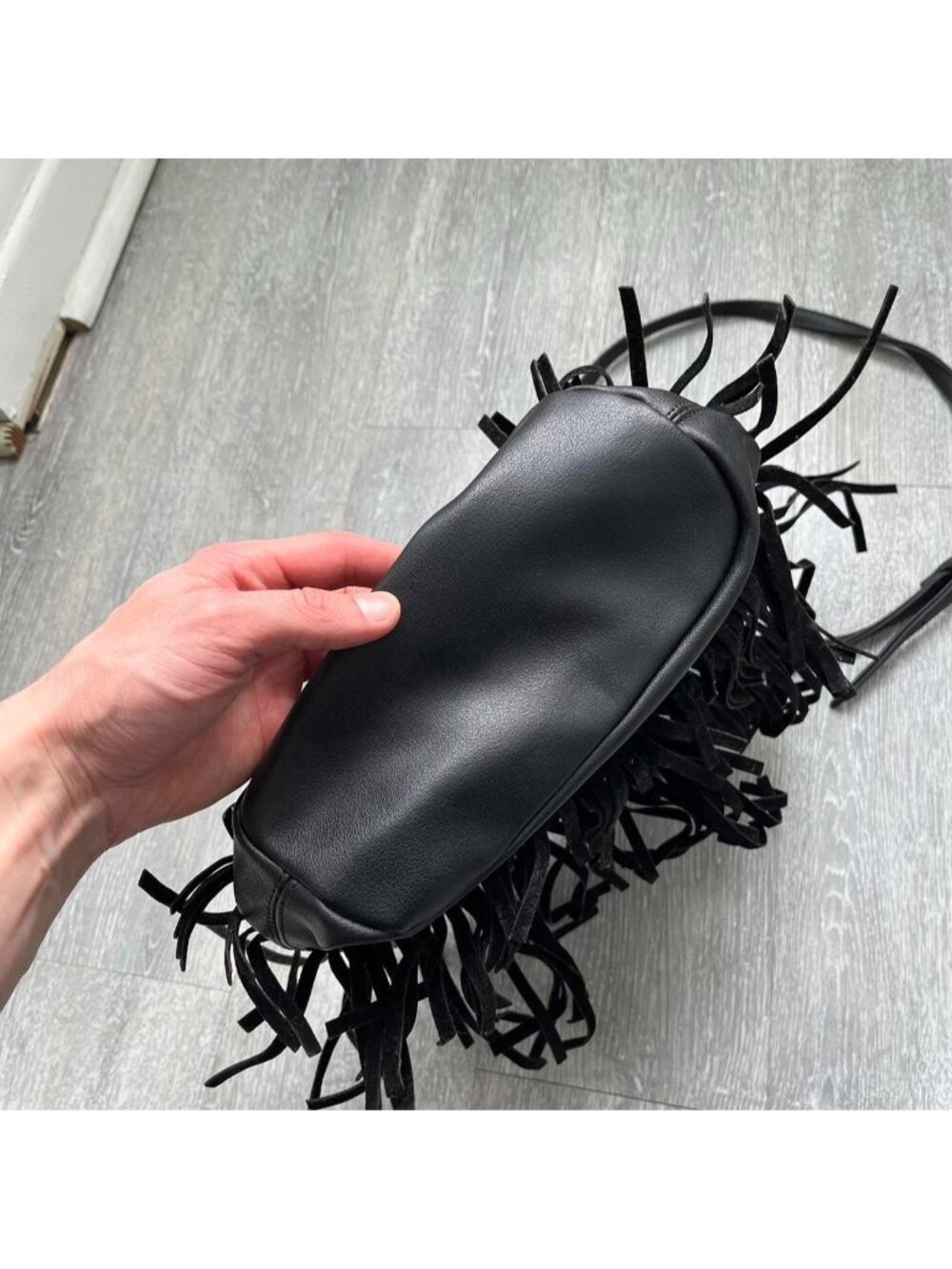 Black ”Signature” Leather (36%) Fringe Purse / Shoulder / Crossbody Bag - Picture 4 of 8